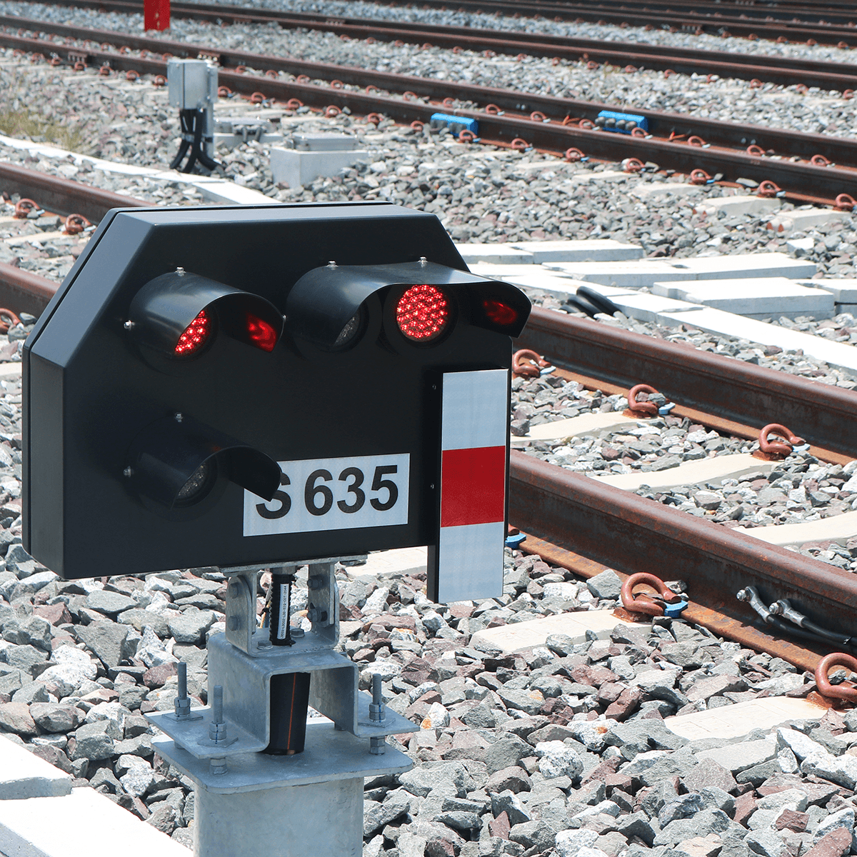 Railway point machine